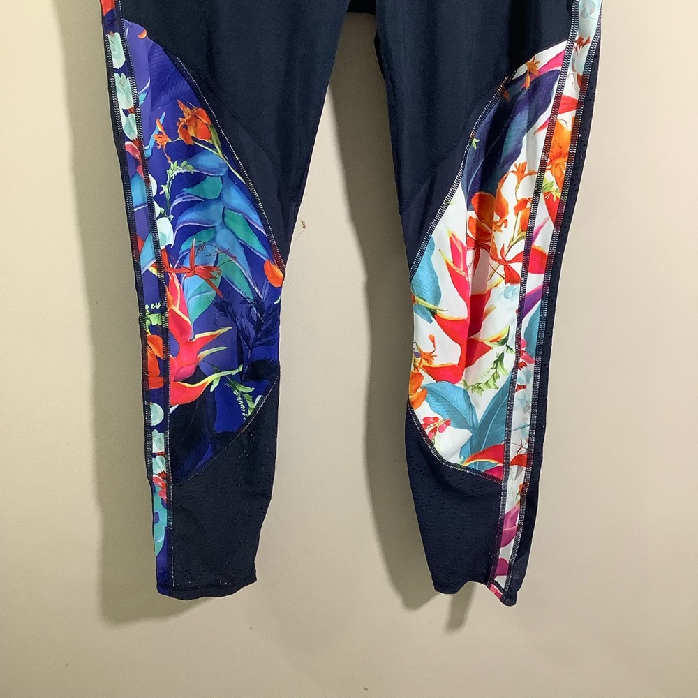 Athleta Tropical Precision 7/8 Tight Legging - Picture 3 of 8